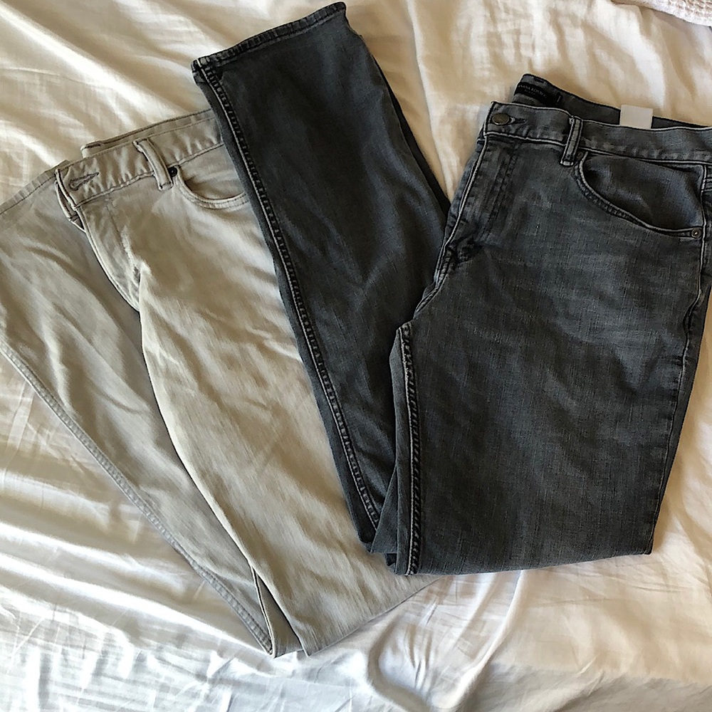Banana Republic Slimfit Jeans.34x34. Both included